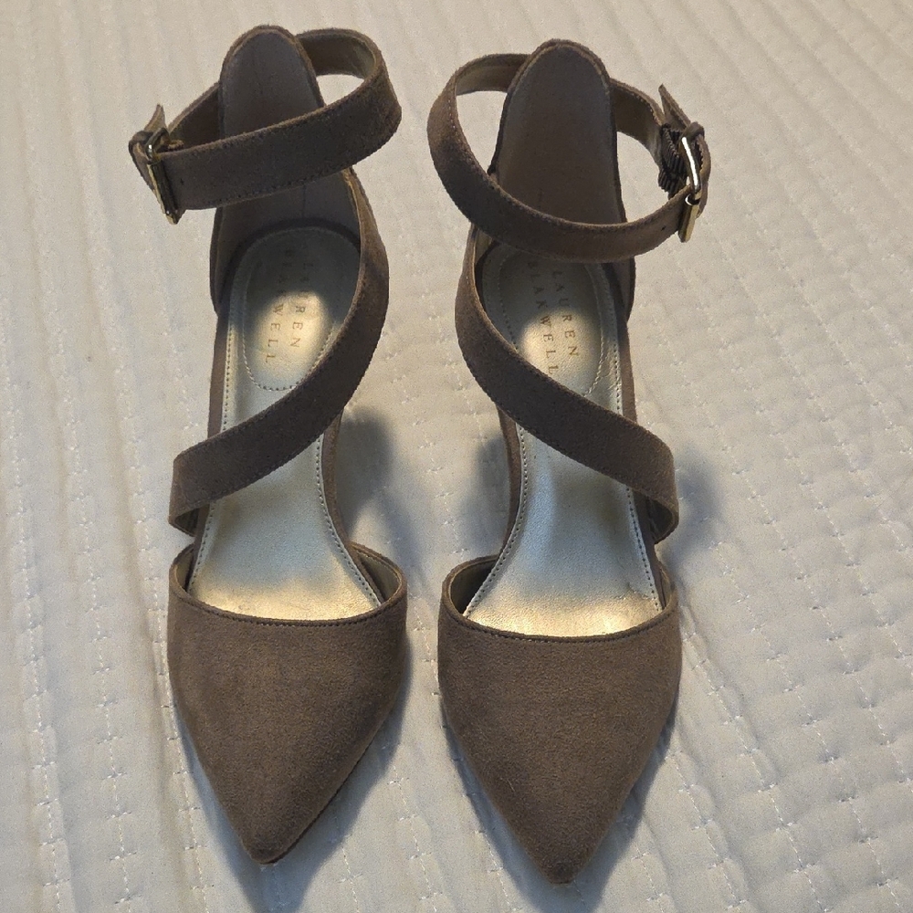 Chic Brown Heels with Ankle Strap and Pointed Toe